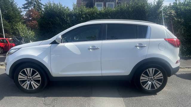 Imagine Kia Sportage Platinum Edition 4WD