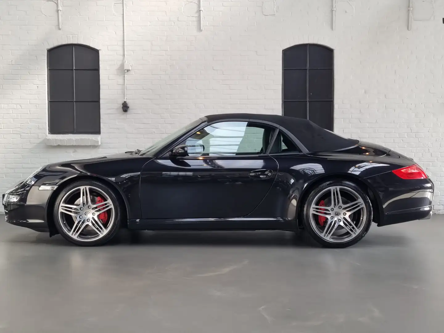 Porsche 997 Cabrio 3.8 Carrera S 355PK NL AUTO / BOSE / PDC / Noir - 2