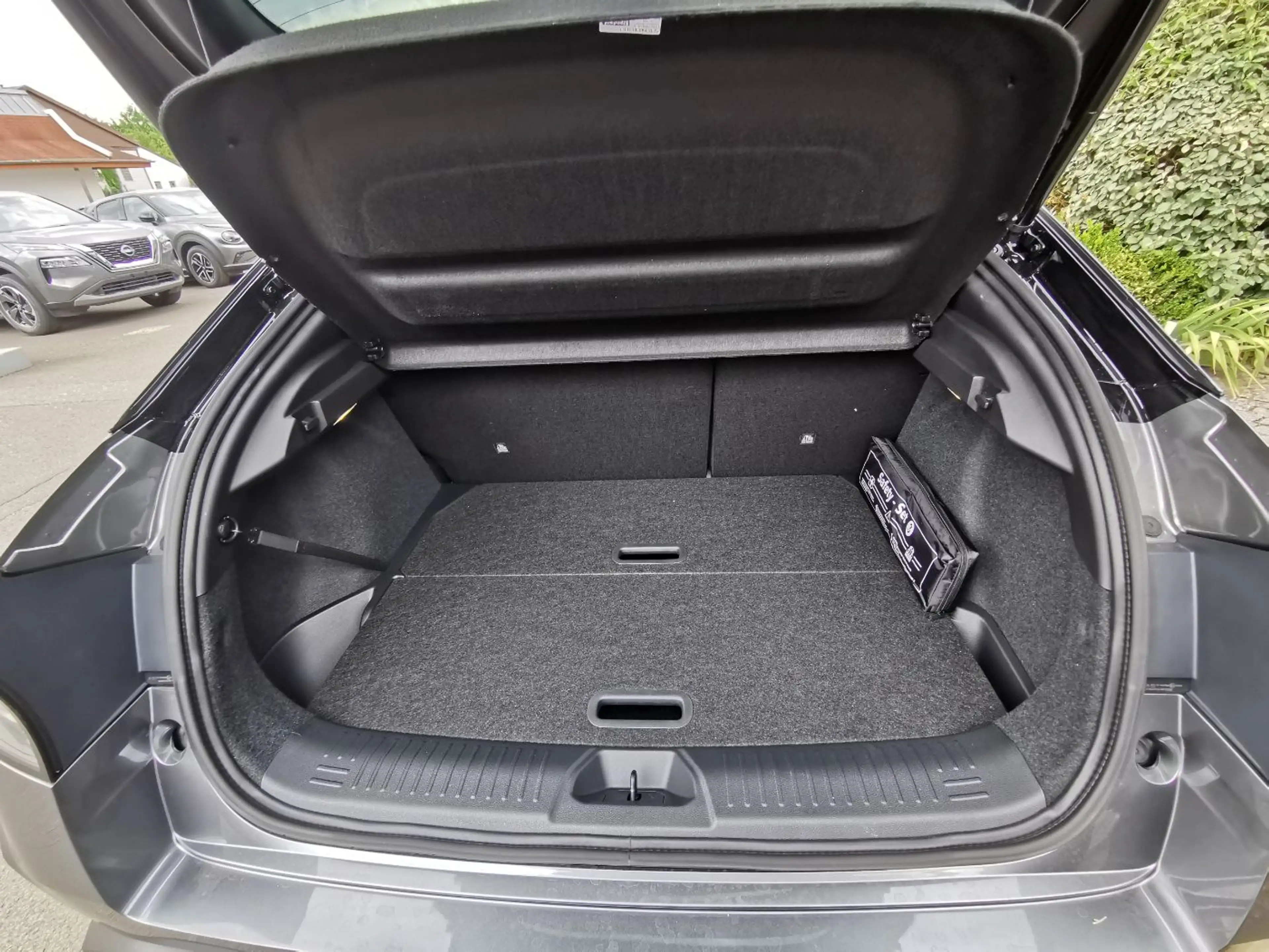 Nissan Leaf Advance Navi|360|HeadUp|Sitz-/Lenkradheizung — photo 6