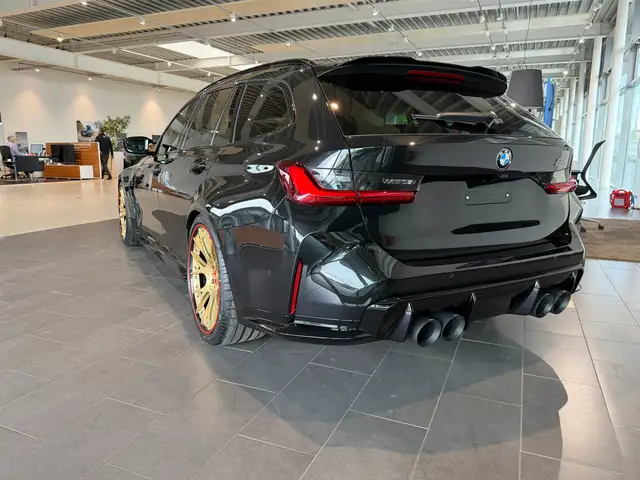 BMW M3 view 3