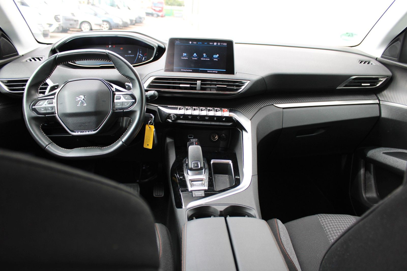 Peugeot 5008 1.5 HDI Active Navi PDC Kamera 7 Sitzer — photo 13