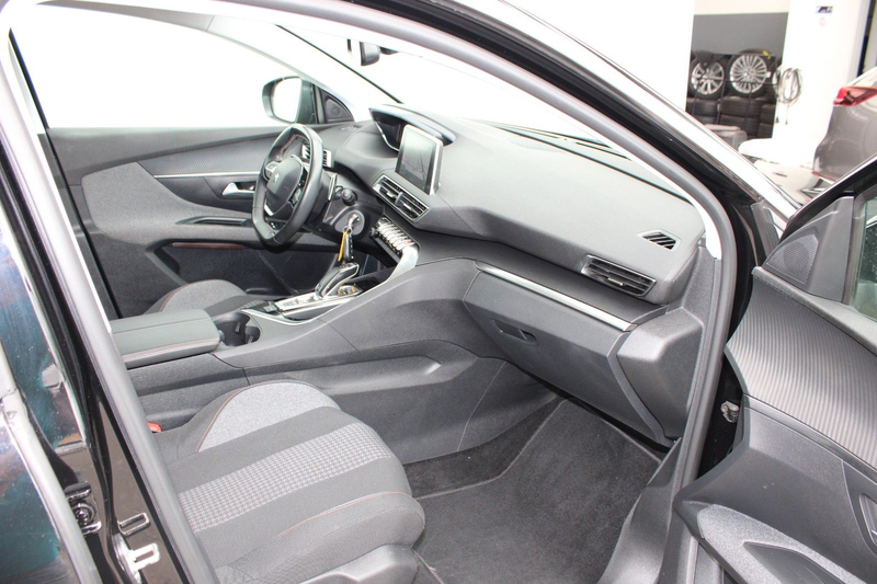 Peugeot 5008 1.5 HDI Active Navi PDC Kamera 7 Sitzer — photo 9