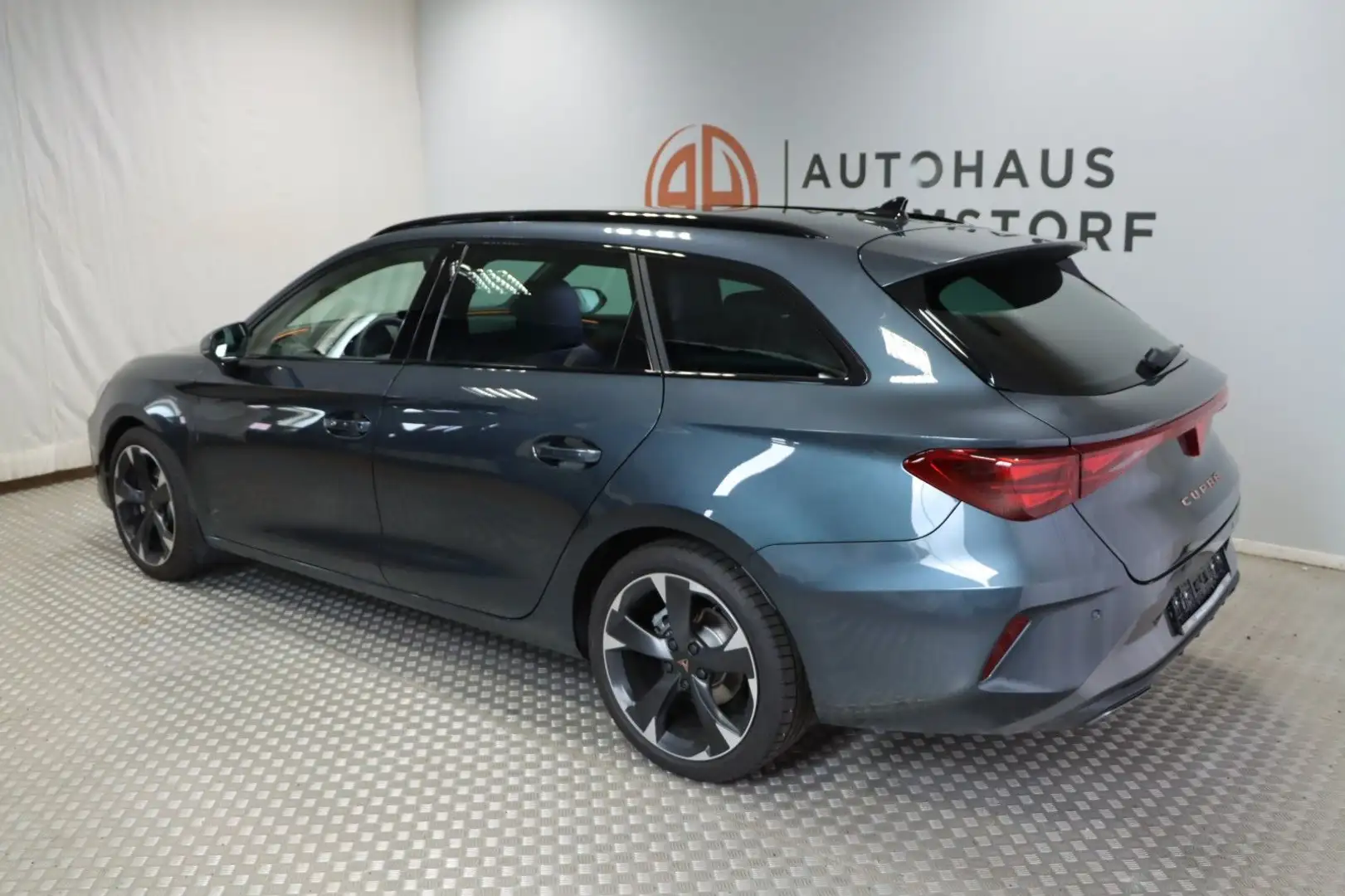CUPRA Leon Sportstourer 1.5 LED Kamera AHK elek. Heckk Grijs - 2