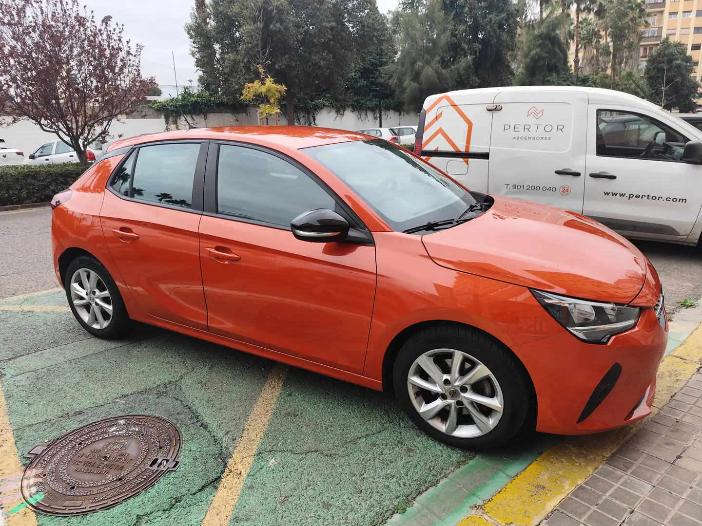 Opel Corsa Corsa 1.5D DT S/S Edition 100 Edition Naranja - 1