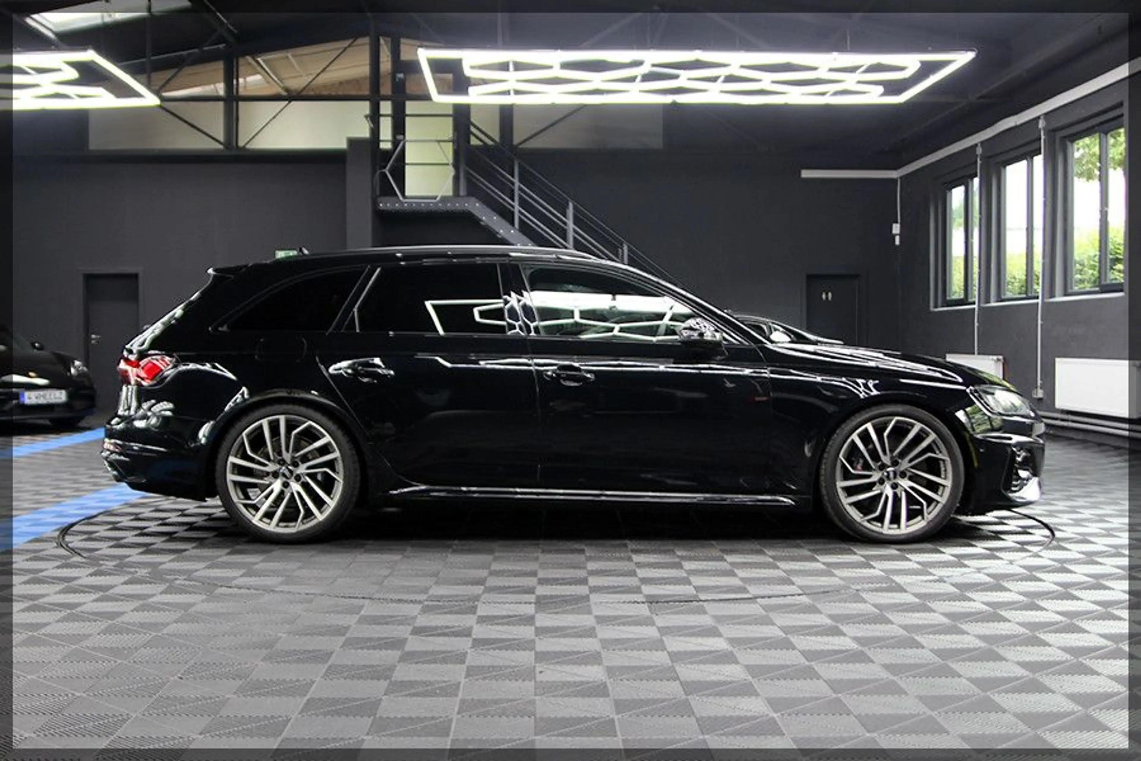 Audi RS4 2.9 TFSI tiptronic quattro Avant PDC / NAVI — photo 7