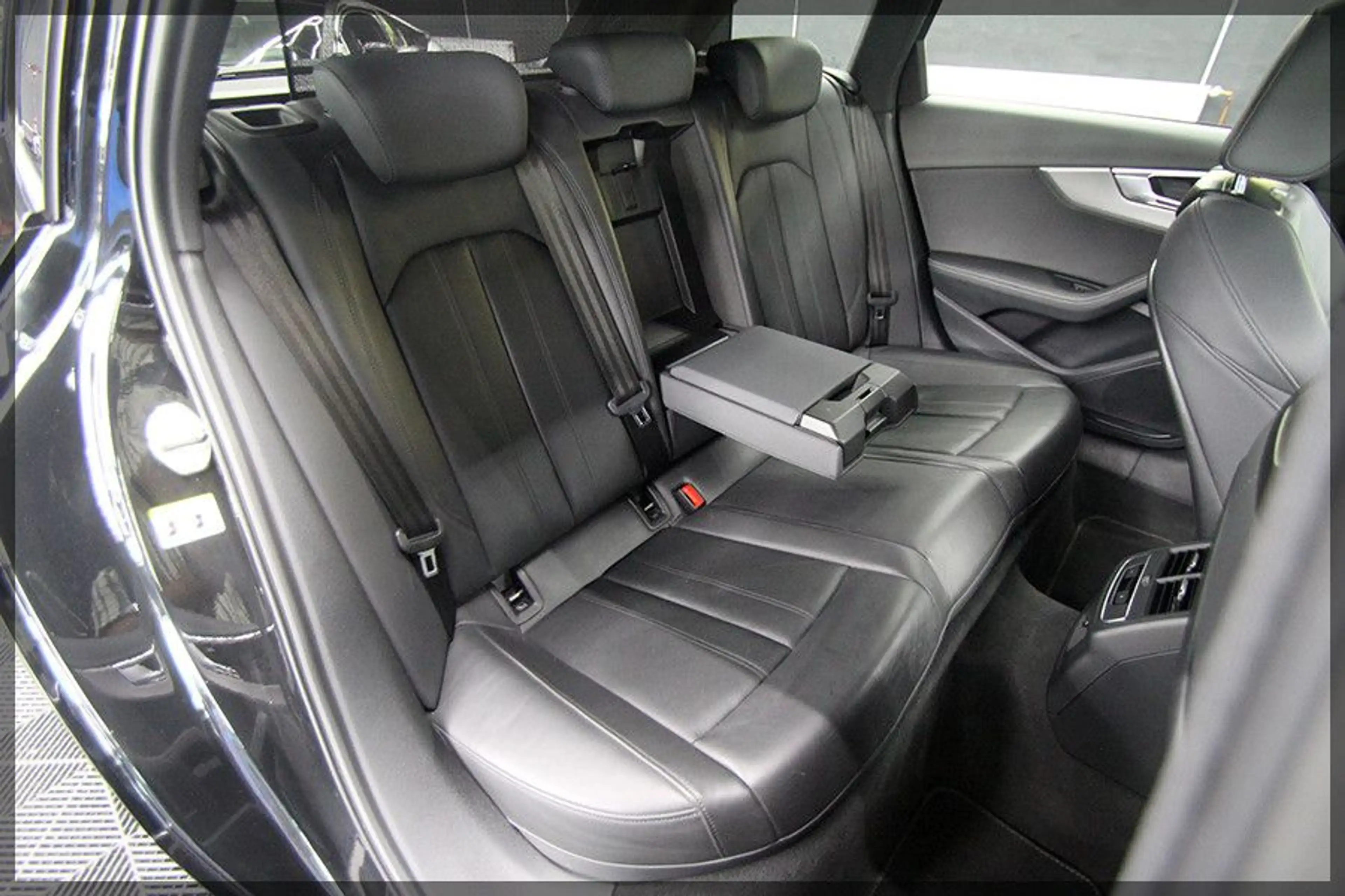 Audi RS4 2.9 TFSI tiptronic quattro Avant PDC / NAVI — photo 15