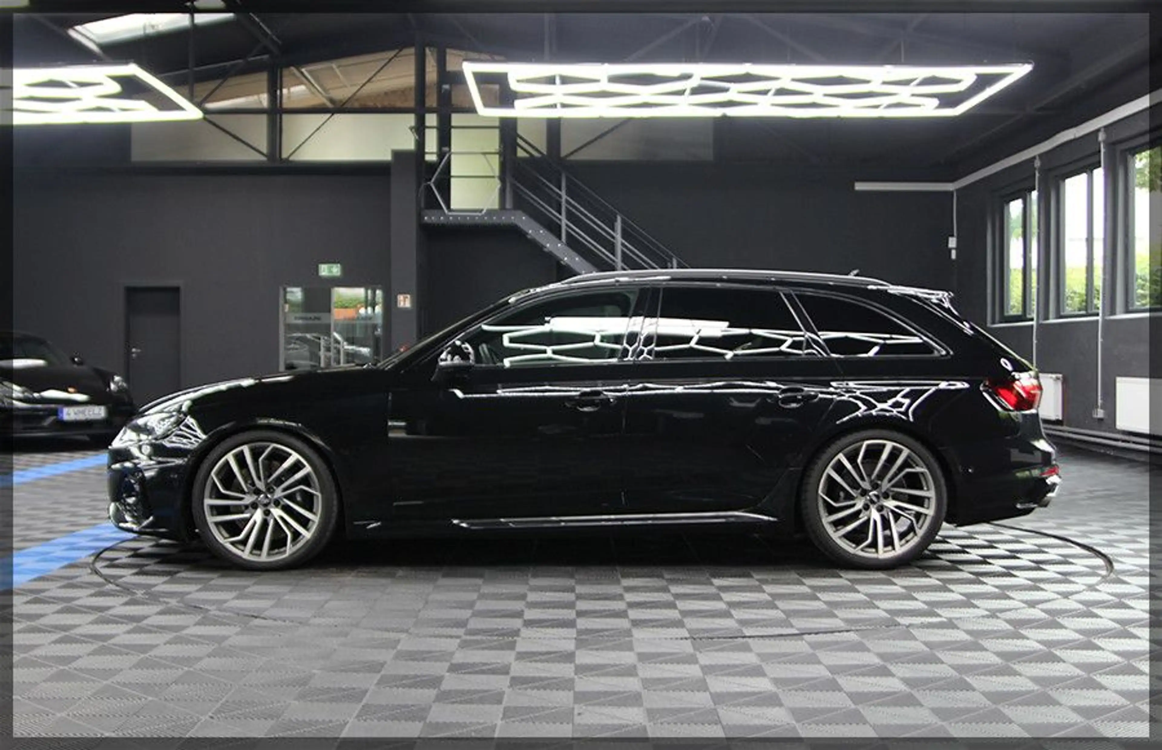 Audi RS4 2.9 TFSI tiptronic quattro Avant PDC / NAVI — photo 8