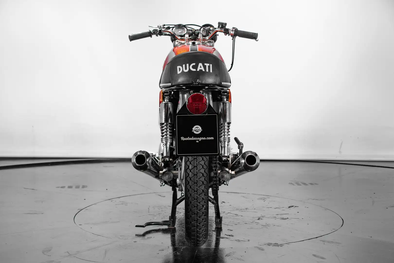 Ducati 750 GT Oranžová - 2