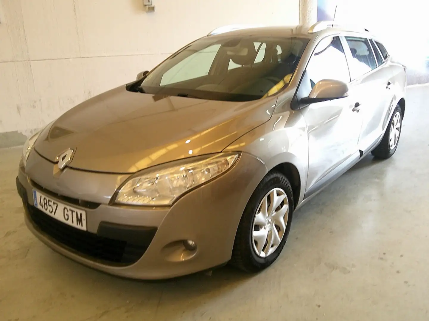 Renault Megane 1.5dCi Expression 105 Gris - 1