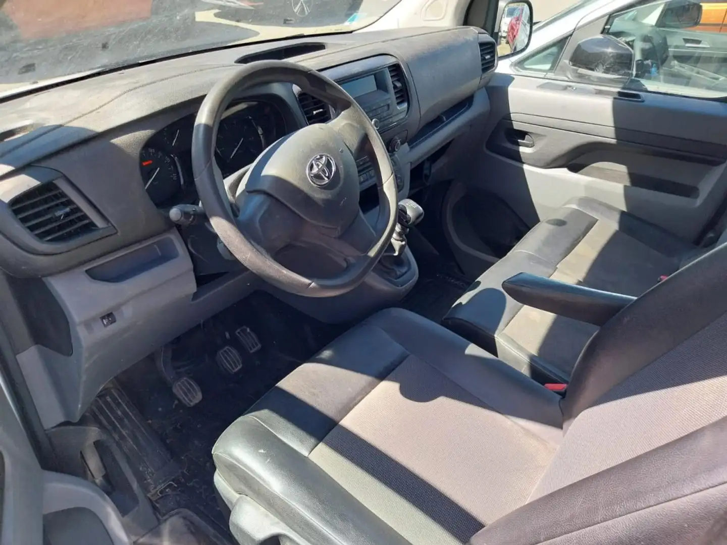 Toyota Proace Proace 2.0 120 D-4D 2018  2016 FOURGON Fourgon Lon Blanc - 2