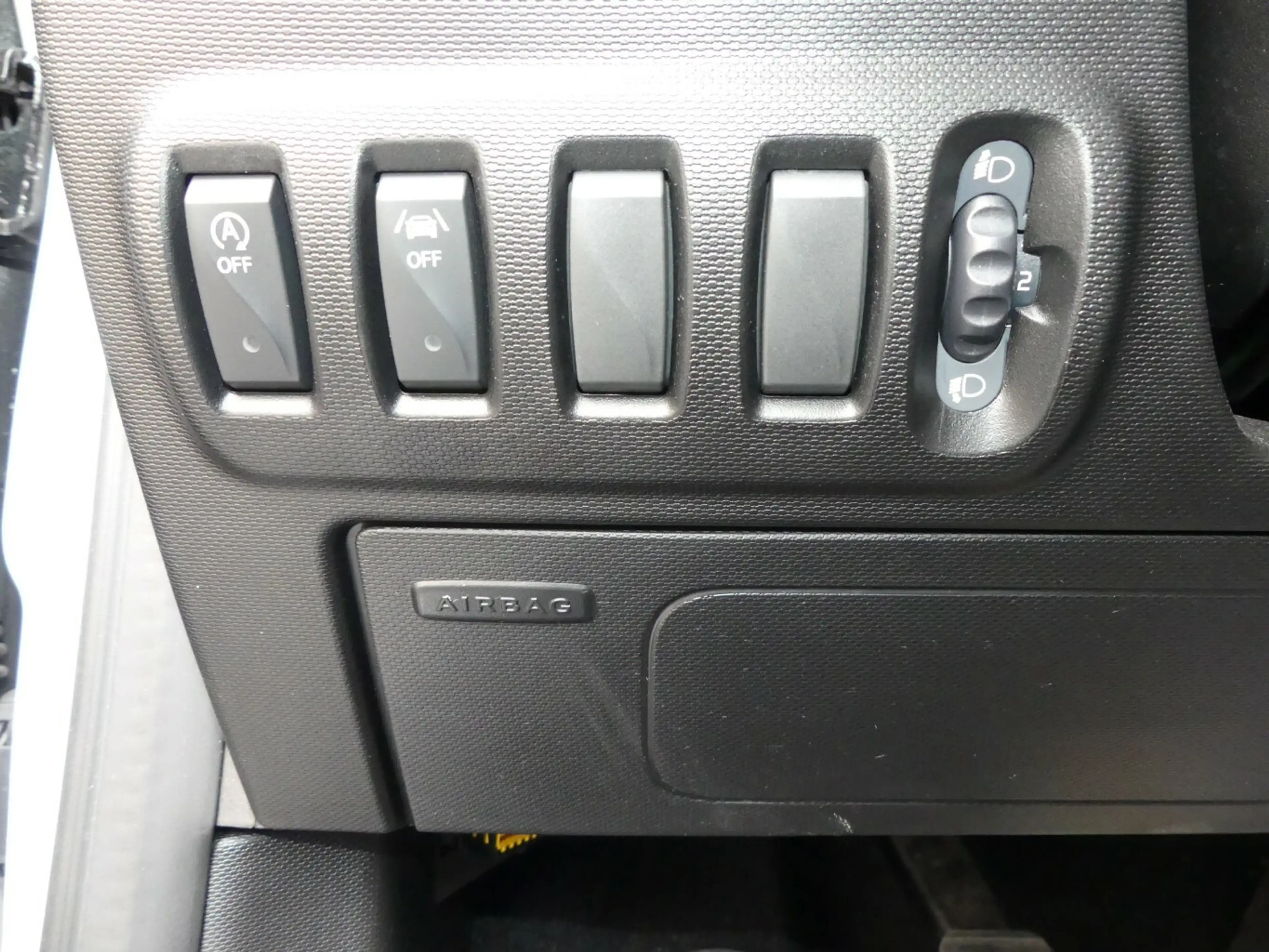 smart forTwo Coupe 1.0 Prime — photo 11