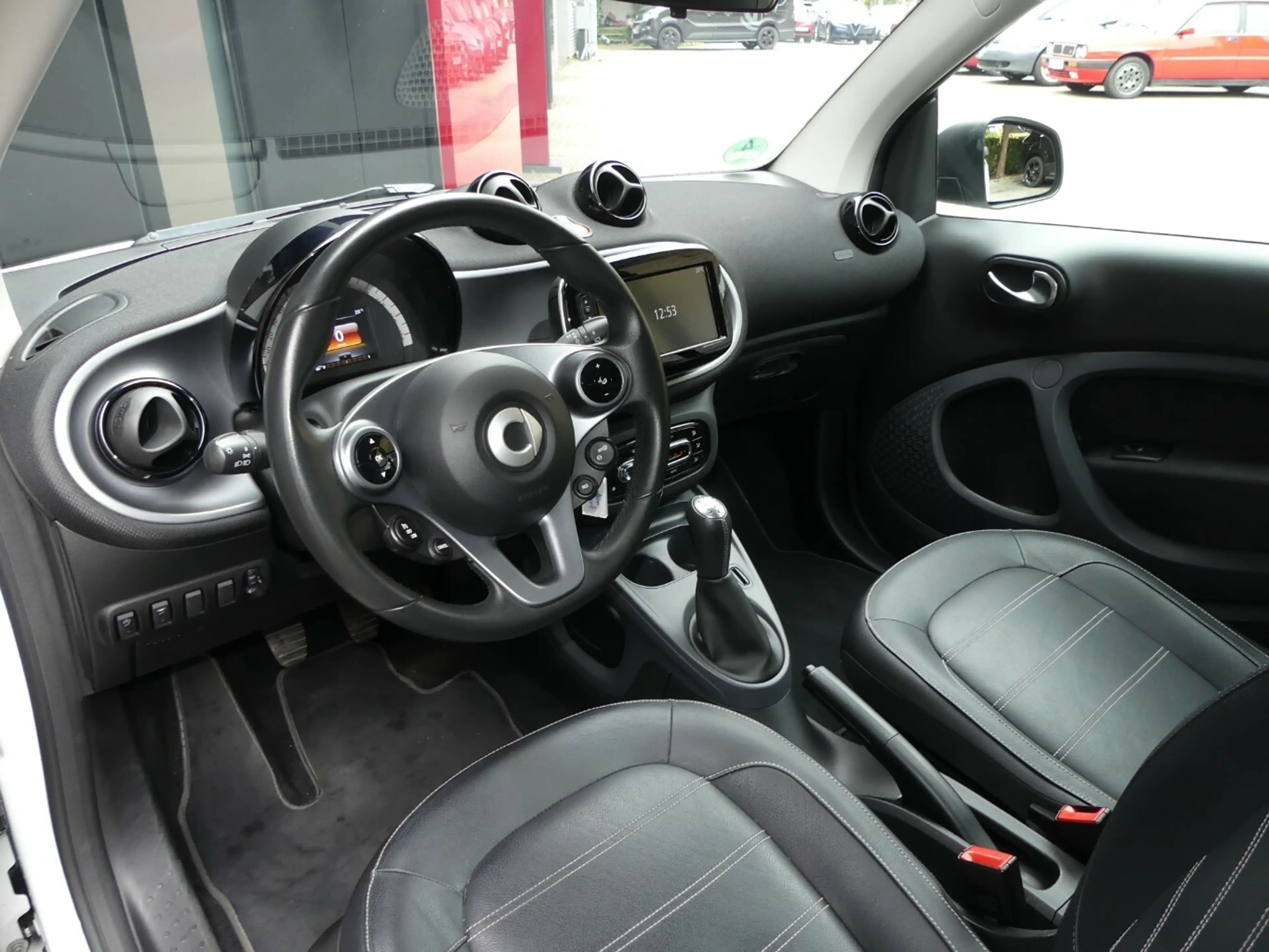 smart forTwo Coupe 1.0 Prime — photo 7