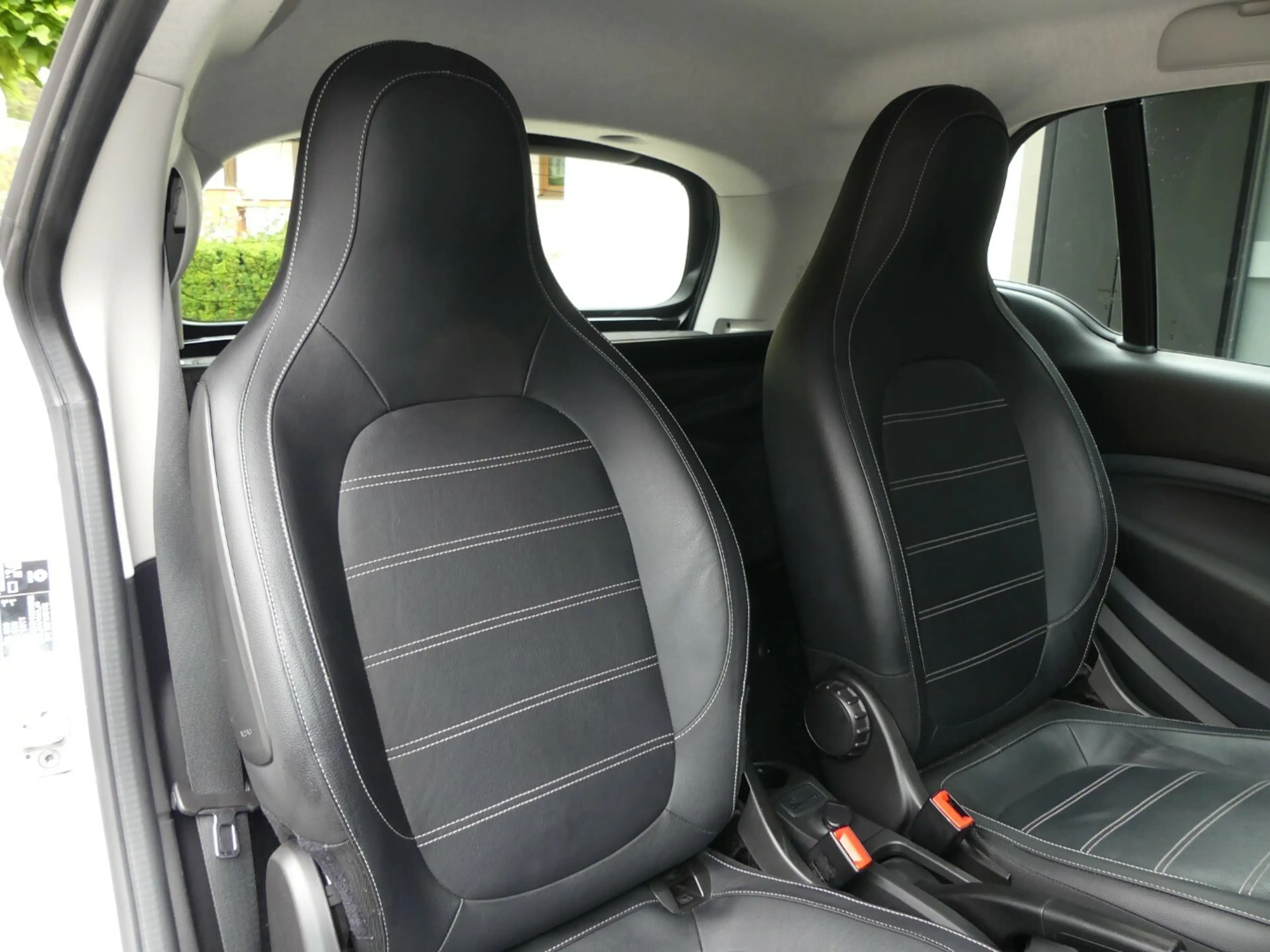 smart forTwo Coupe 1.0 Prime — photo 5