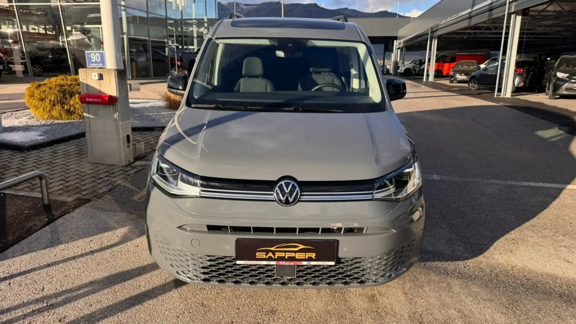 Volkswagen Caddy Black Line Gris - 2
