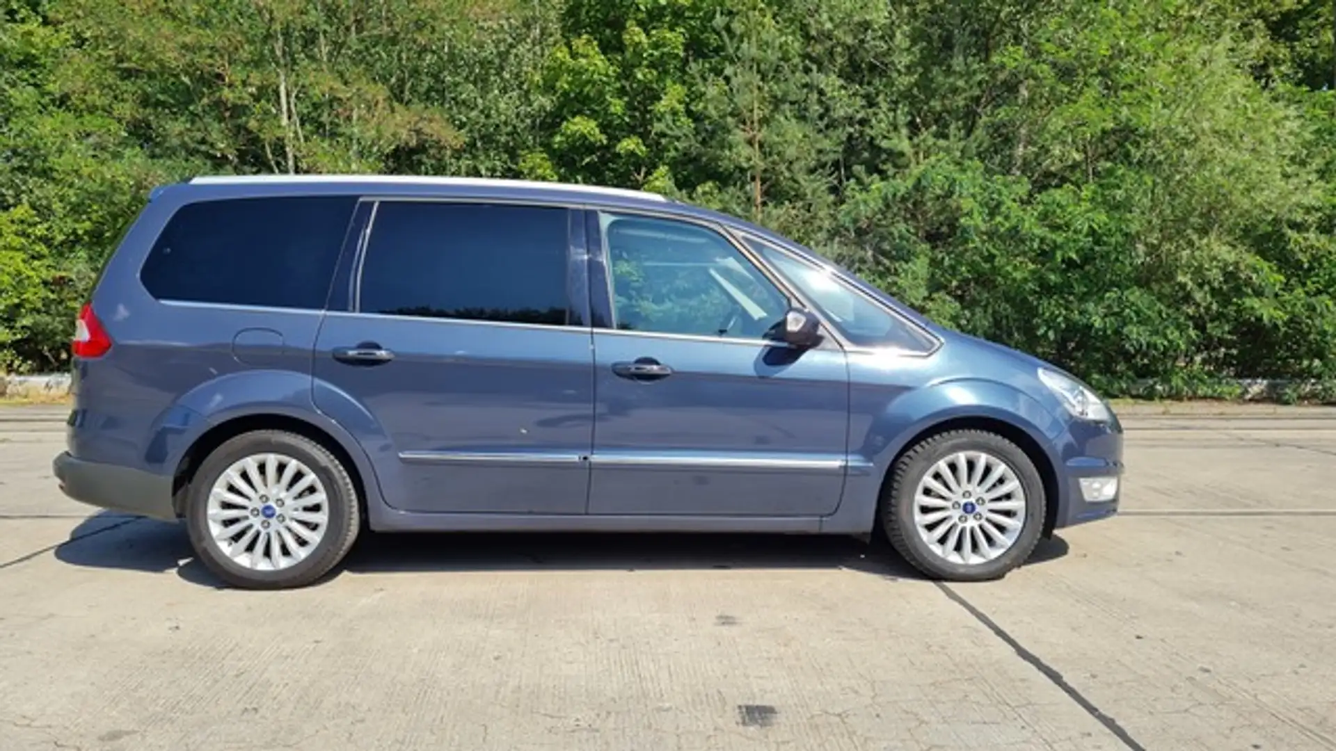 Ford Galaxy 2.0 TITANIUM 7SITZE+ LEDER+XENON+PANO+AUT Gris - 2