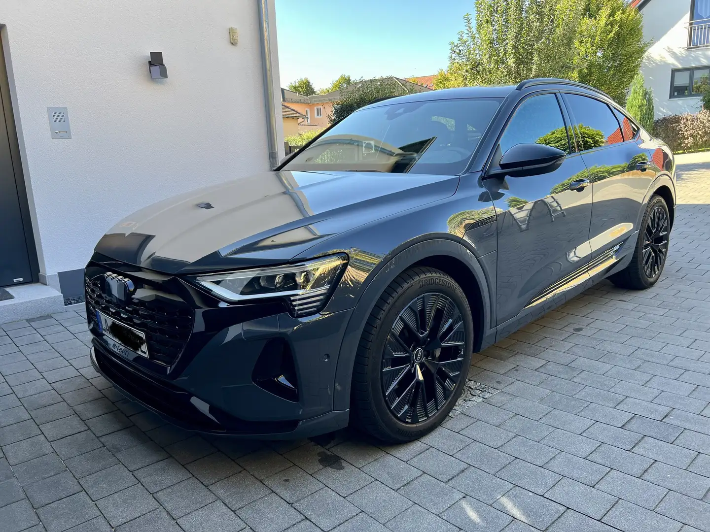 Audi Q8 e-tron Sportback 50 quattro S line Hud Ahk black Gris - 1