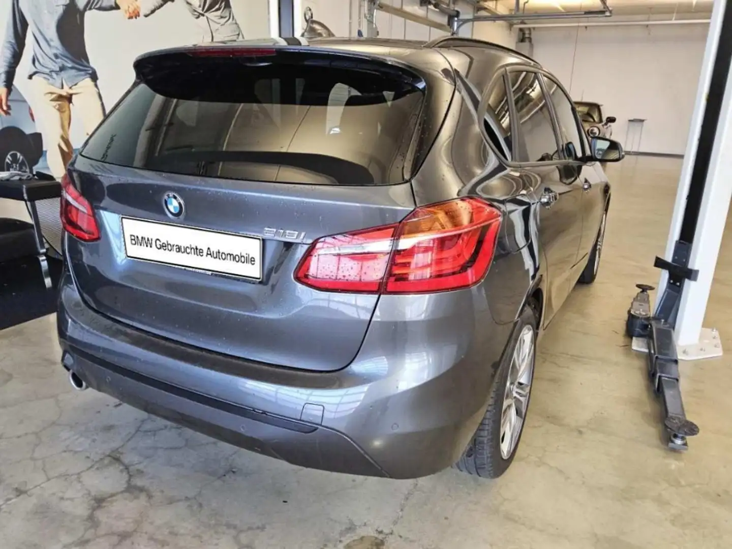 BMW 218 Active Tourer iA SPORT+LEDER+HUD+PANO+AHK+SHZ+MFL Grau - 2