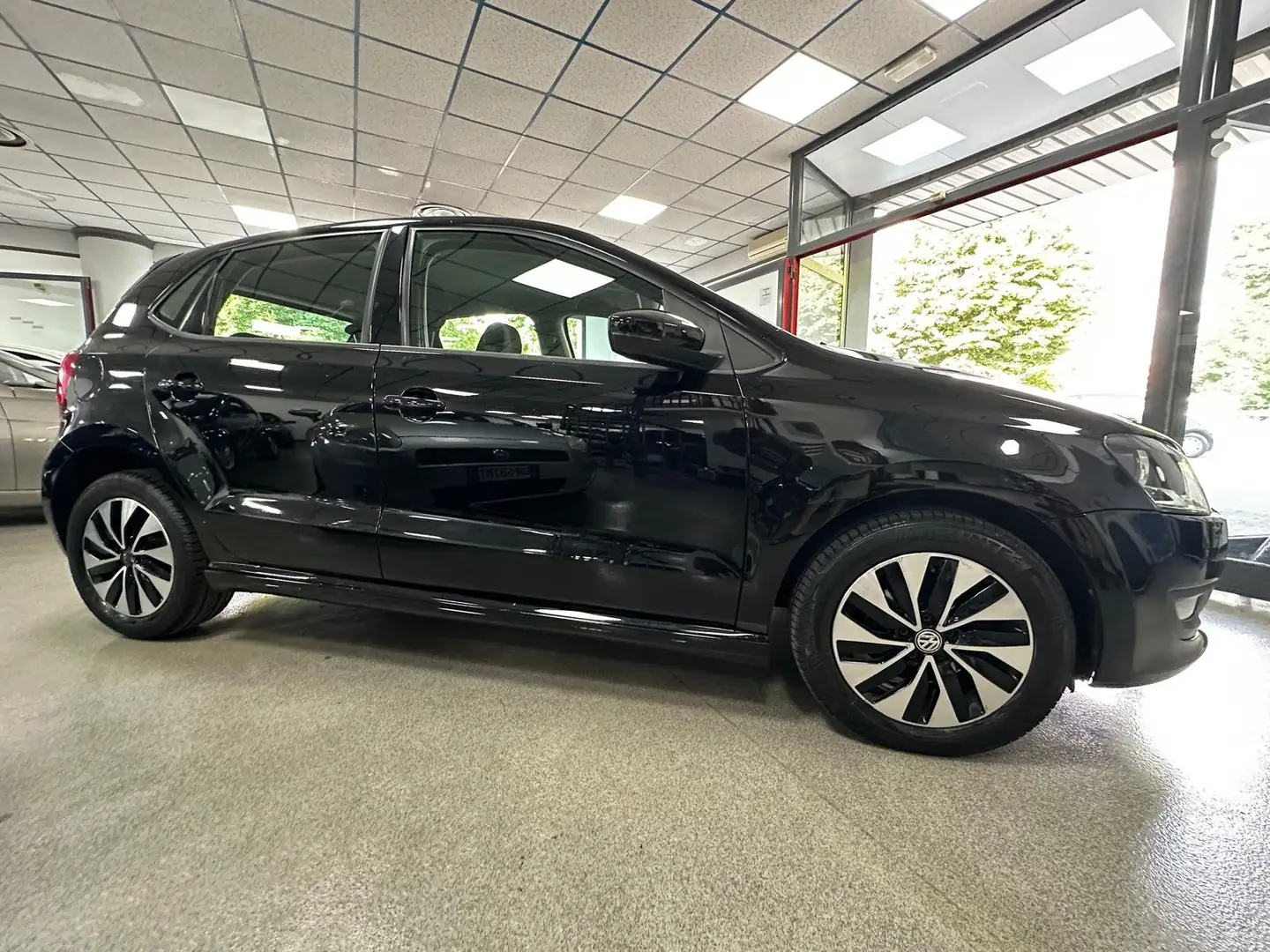 Volkswagen Polo Polo V 2014 5p 1.4 tdi Comfortline 75cv Nero - 2