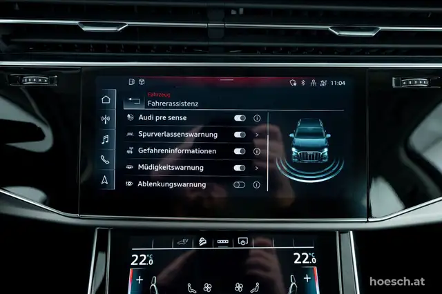 Audi Q7 view 14