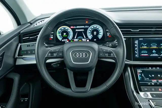 Audi Q7 view 6