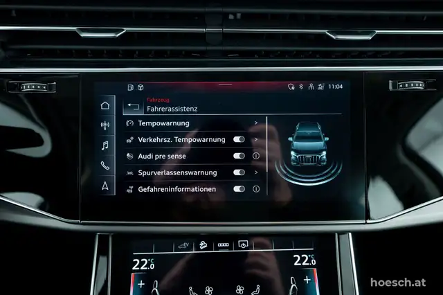 Audi Q7 view 13