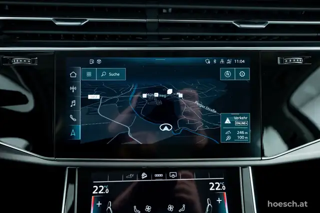 Audi Q7 view 12