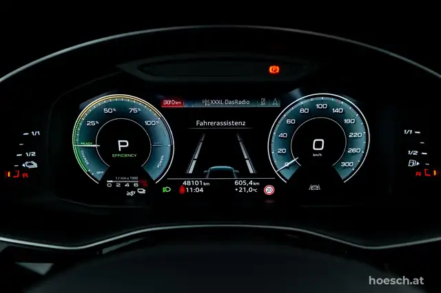 Audi Q7 view 10