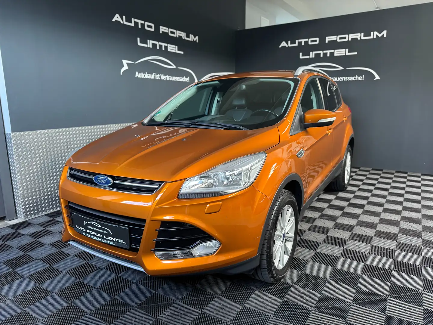 Ford Kuga Titanium 1.5-NAVI-ALU-SCHECKHEFT-2.HAND-AHK-SZH- Orange - 1