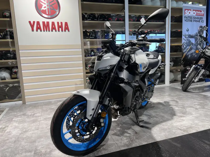 Yamaha MT-09 - foto 2