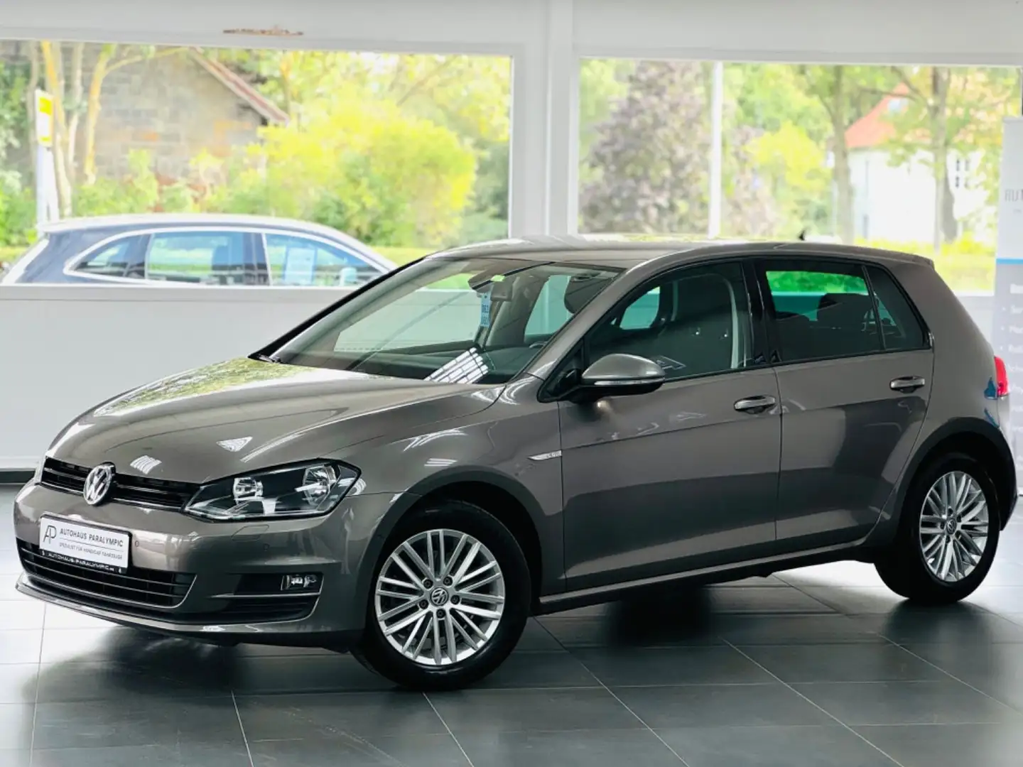 Volkswagen Golf VII Lim. Cup BMT 1.4 TSI 92kW *NAVI*TEMPOMA Grau - 2
