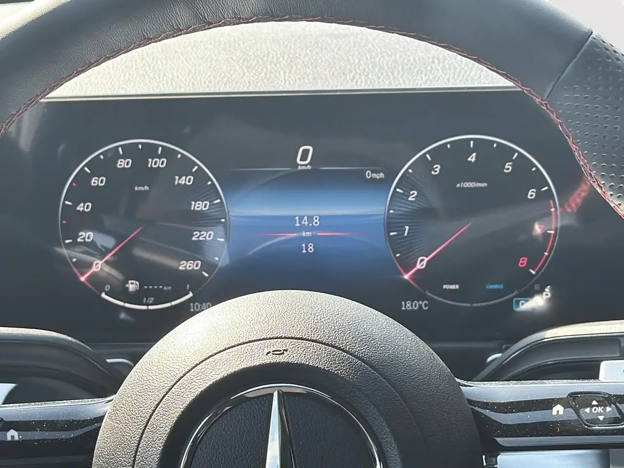 Mercedes-Benz GLB снимка Mercedes-Benz GLB