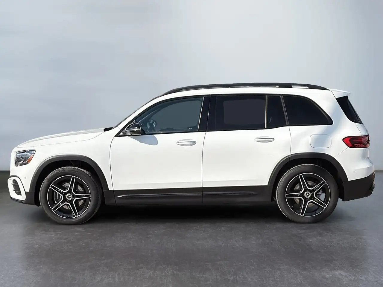 Mercedes-Benz GLB снимка Mercedes-Benz GLB