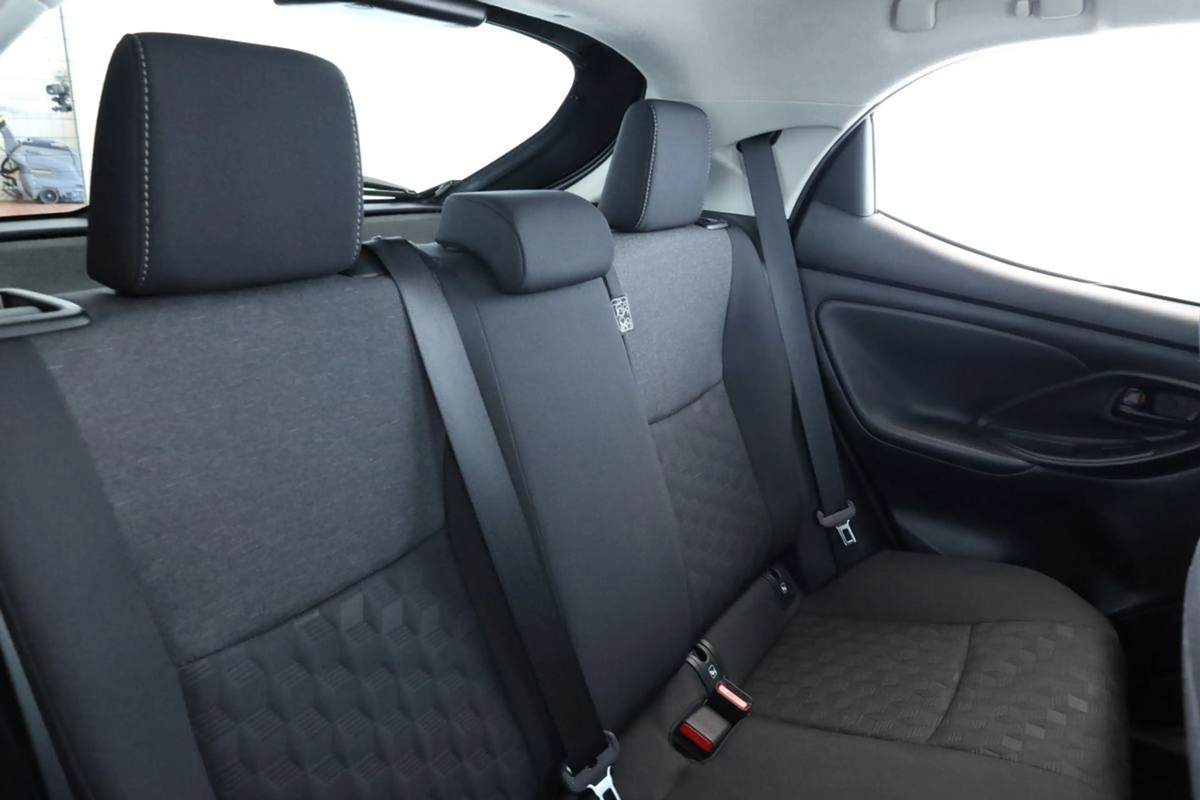 Toyota Yaris Hybrid 116 Teamplayer LED App SHZ Key Kam — photo 13