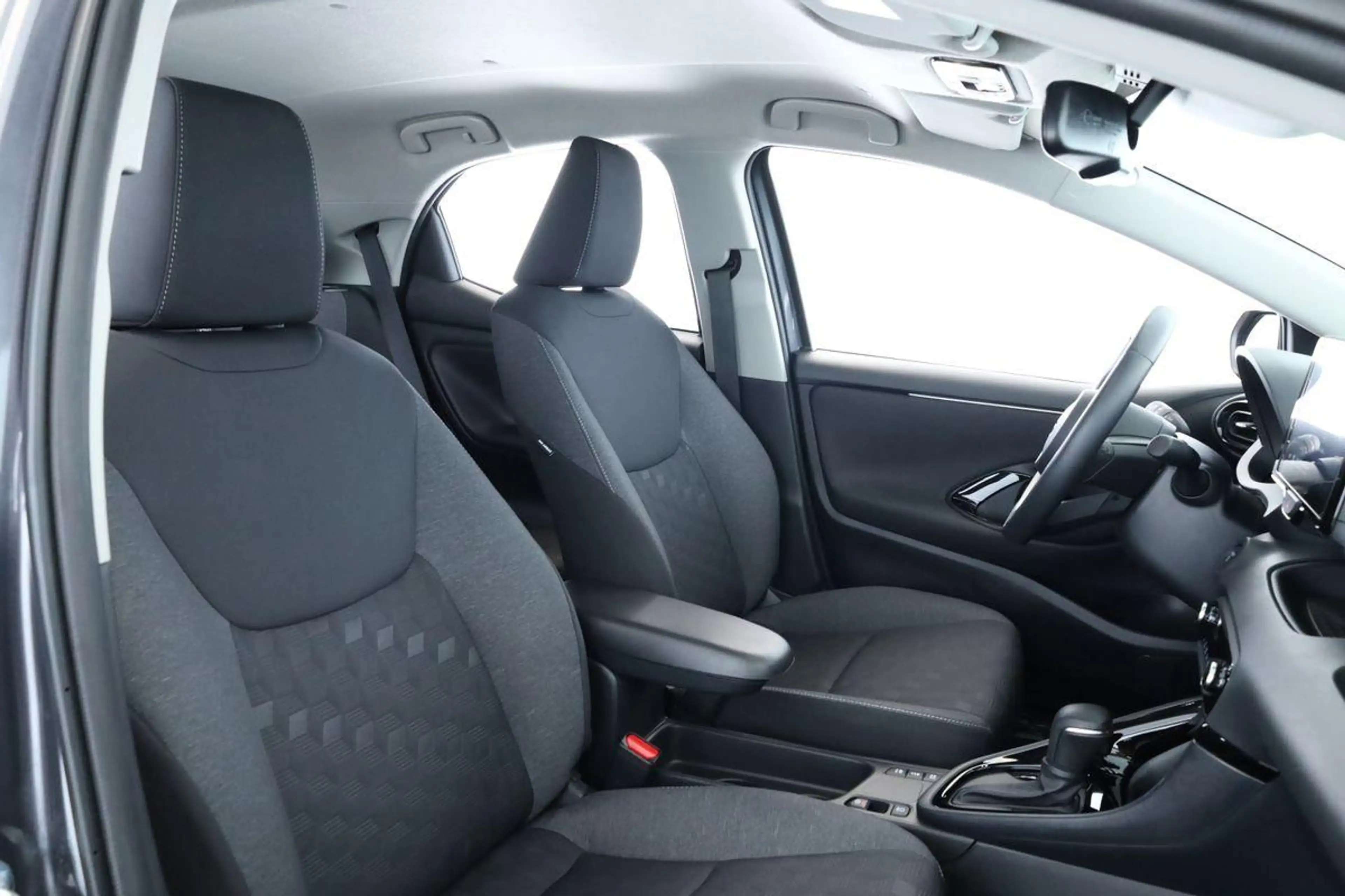 Toyota Yaris Hybrid 116 Teamplayer LED App SHZ Key Kam — photo 14