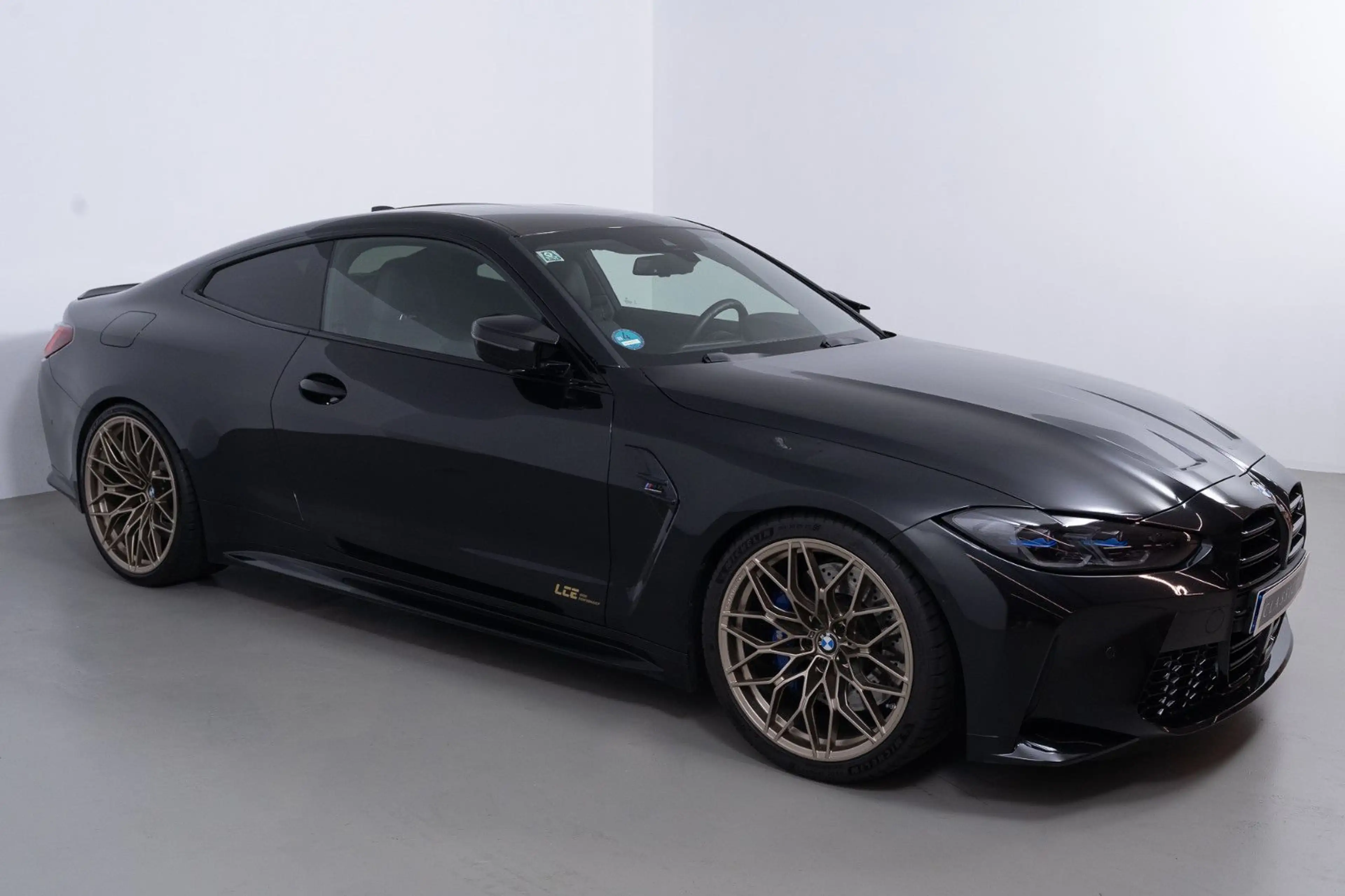 BMW M4 Coupe xDrive Competition LCE Performance — photo 2