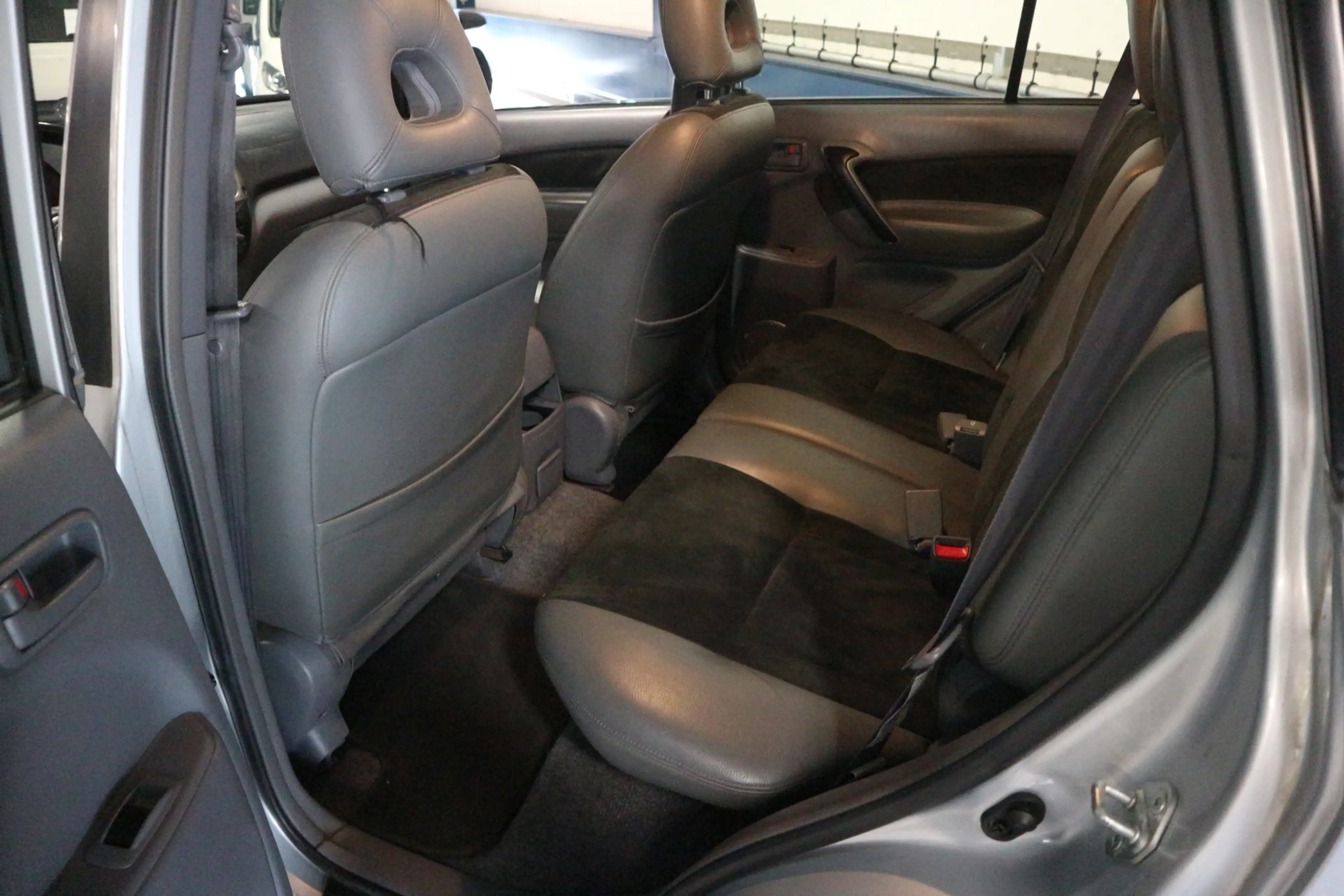 Toyota RAV4 1.8-16V VVT-i Luna / AIRCO / 5 DEURS / LEUK ! ! ! — photo 12