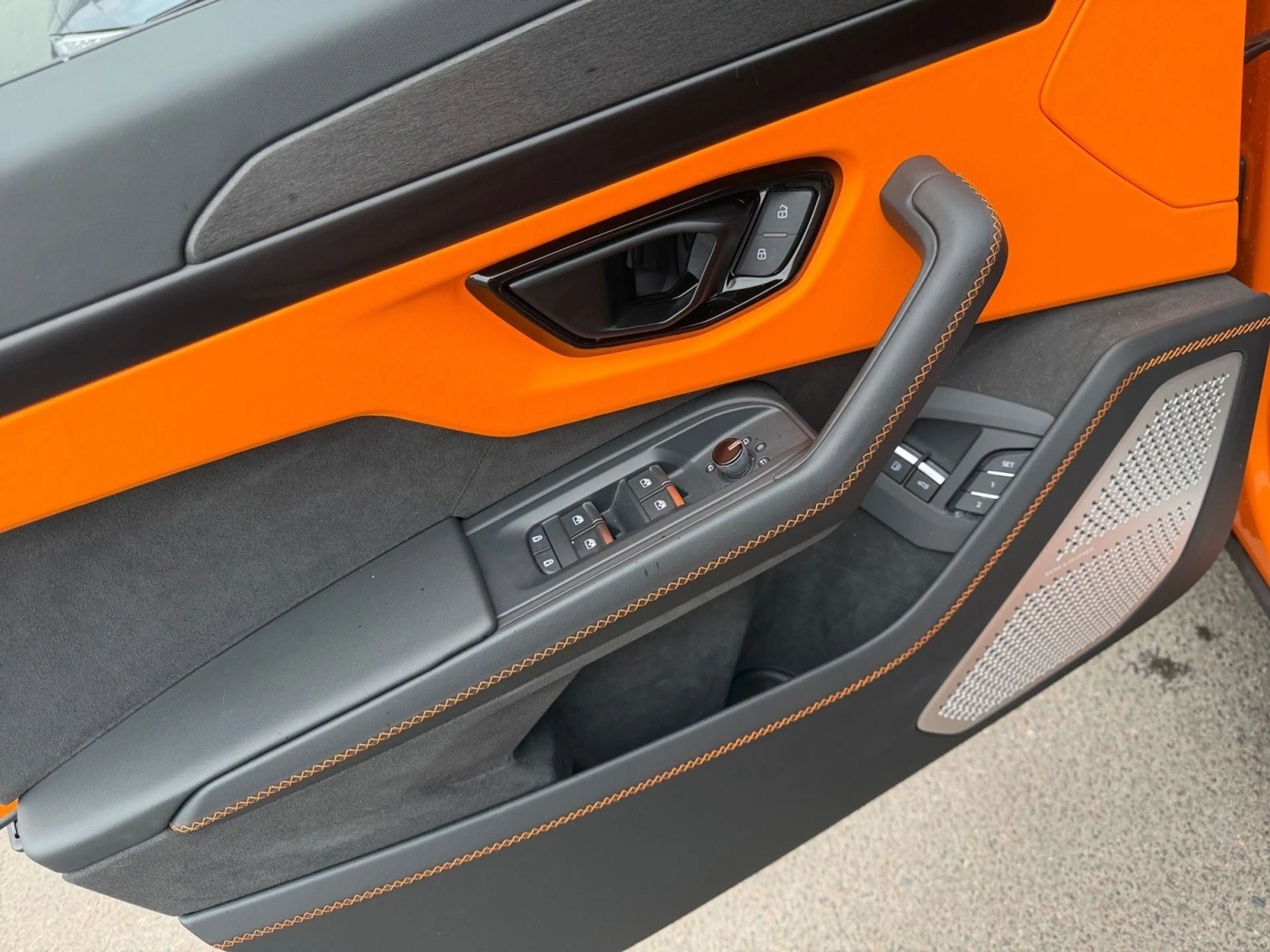 Lamborghini Urus 4.0 V8 PHEV SE B&O PANO Massage — photo 13