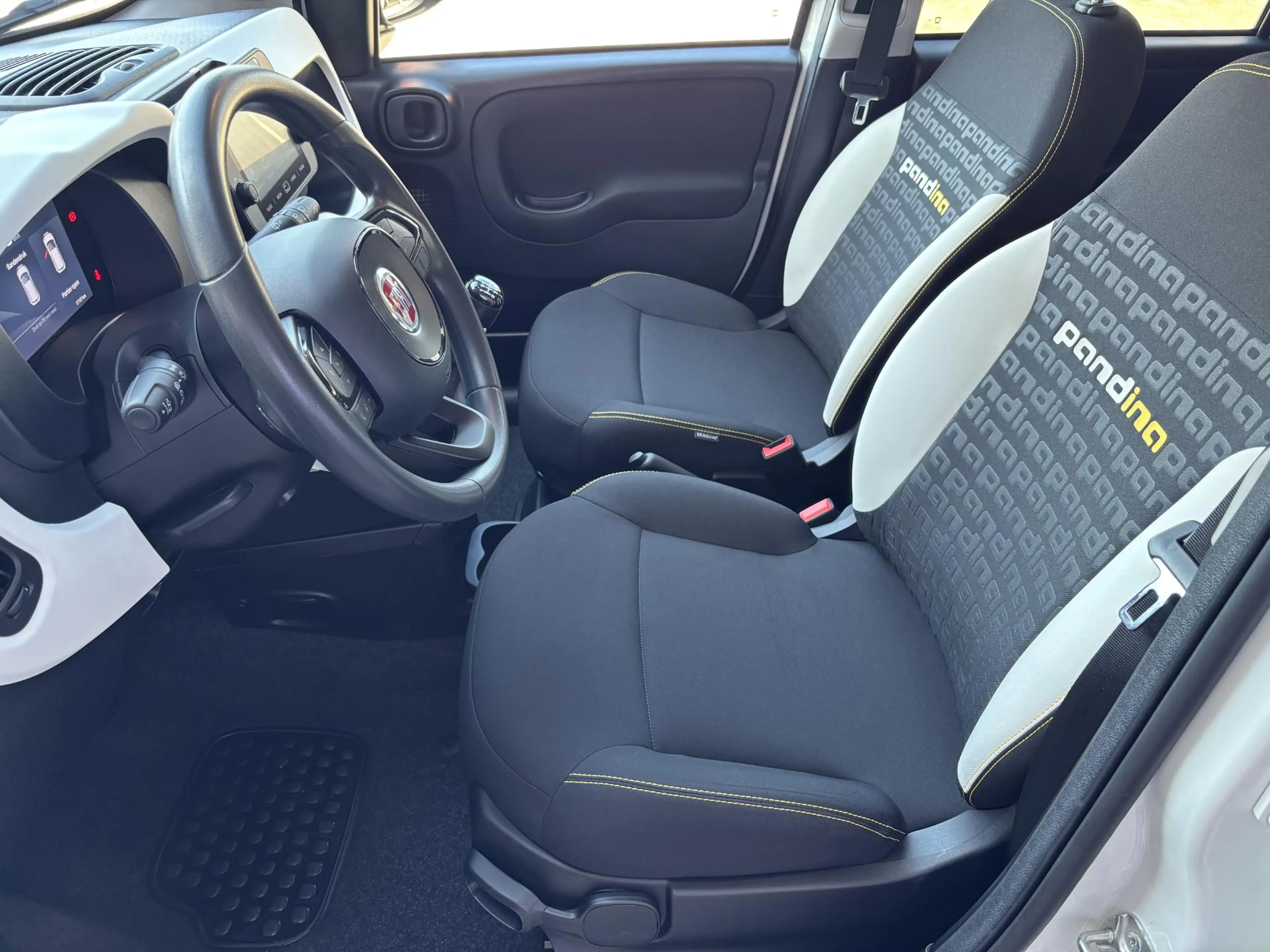 Fiat Panda 1.0 Hybrid Cross | AppleCarPlay/Android | Parkeers — photo 9