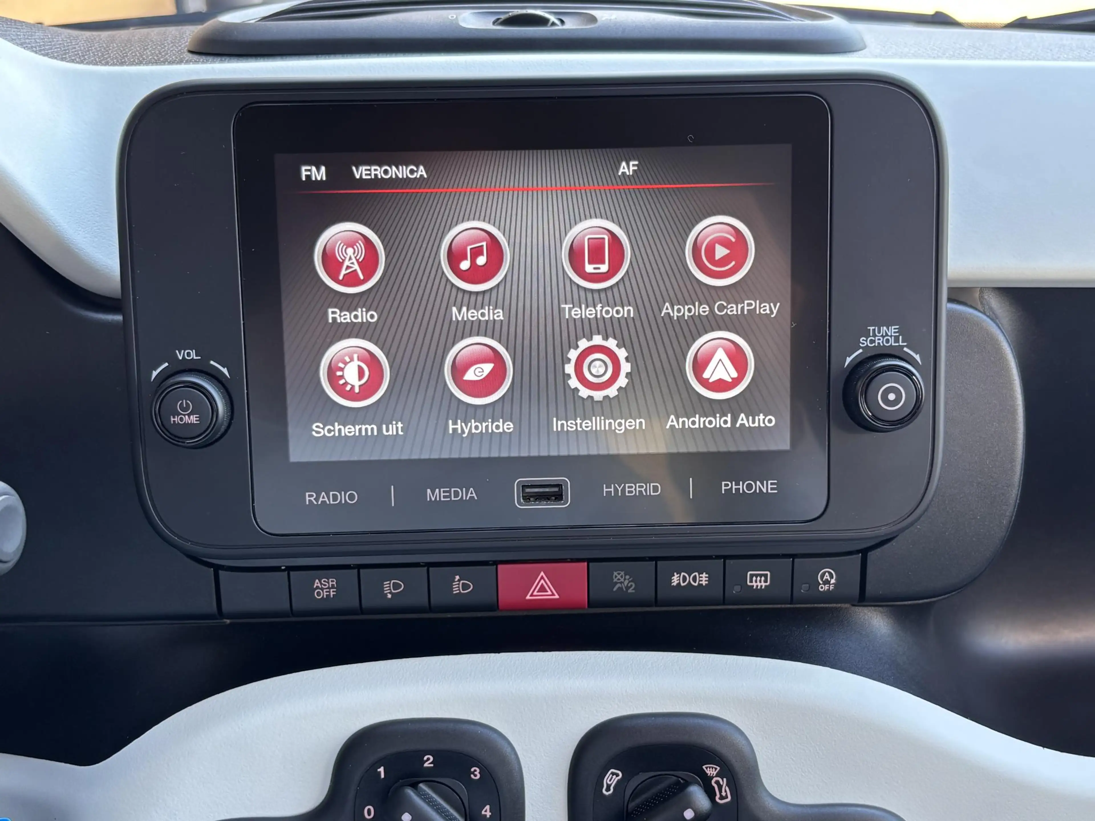 Fiat Panda 1.0 Hybrid Cross | AppleCarPlay/Android | Parkeers — photo 8