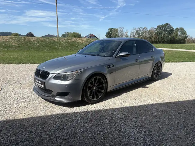 BMW M5 V10*NaviProfessional*MemorySitze*PickerlNeu*HeadUp