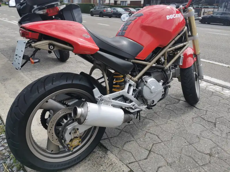 Ducati Monster 750 - foto 4