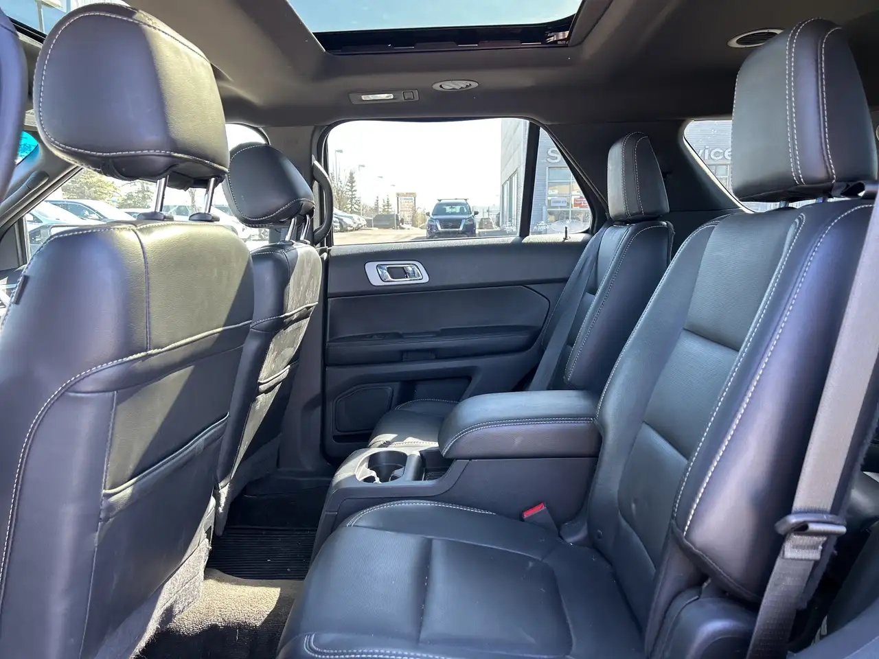 Ford Explorer снимка Ford Explorer
