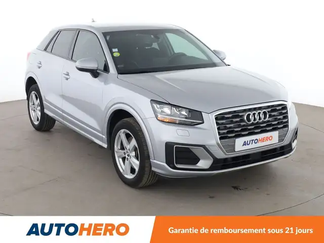 Audi Q2 view 8