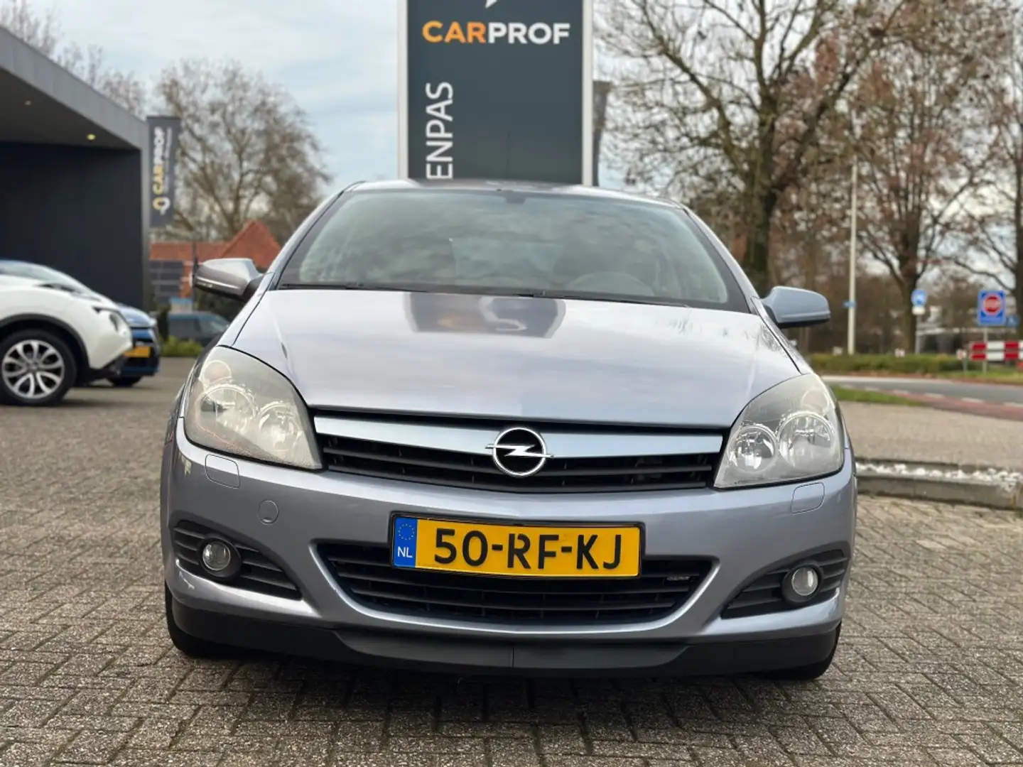 Opel Astra 1.8 3-drs GTC Sport '' Allseasonbanden - Trekhaak Grijs - 2