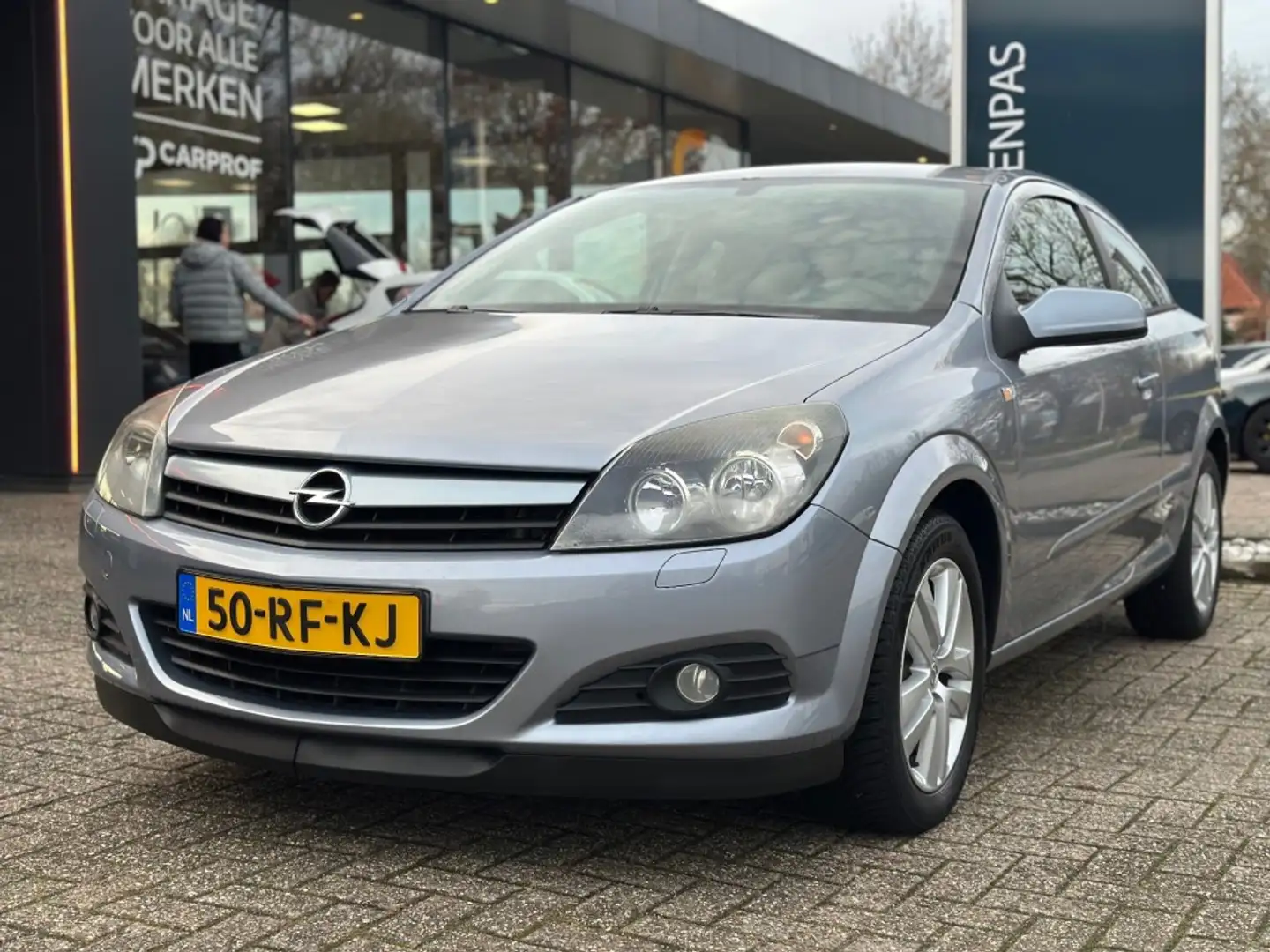 Opel Astra 1.8 3-drs GTC Sport '' Allseasonbanden - Trekhaak Grijs - 1