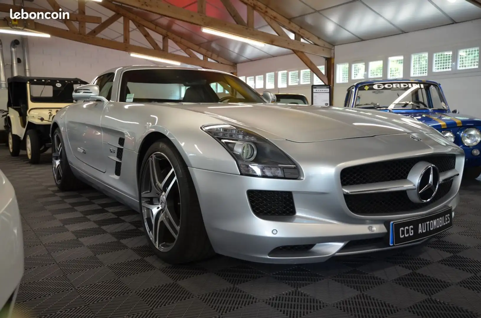 Mercedes-Benz SLS Mercedes Szary - 2