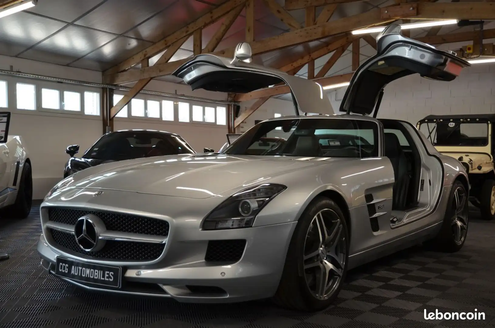 Mercedes-Benz SLS Mercedes Szary - 1
