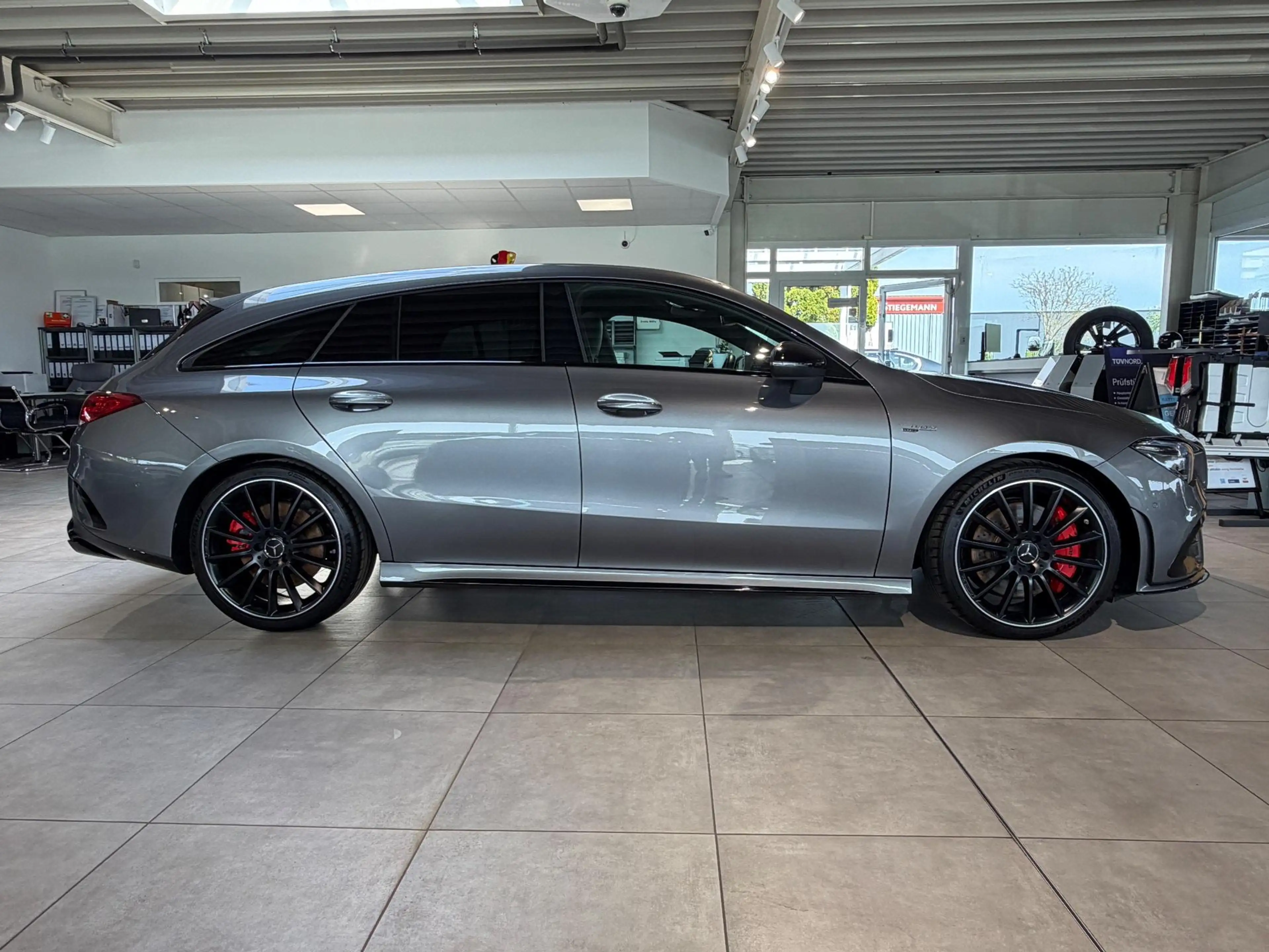 Mercedes-Benz CLA 35 AMG Shooting Brake SB 4Matic 225 kW (306 PS), Autom... — photo 4