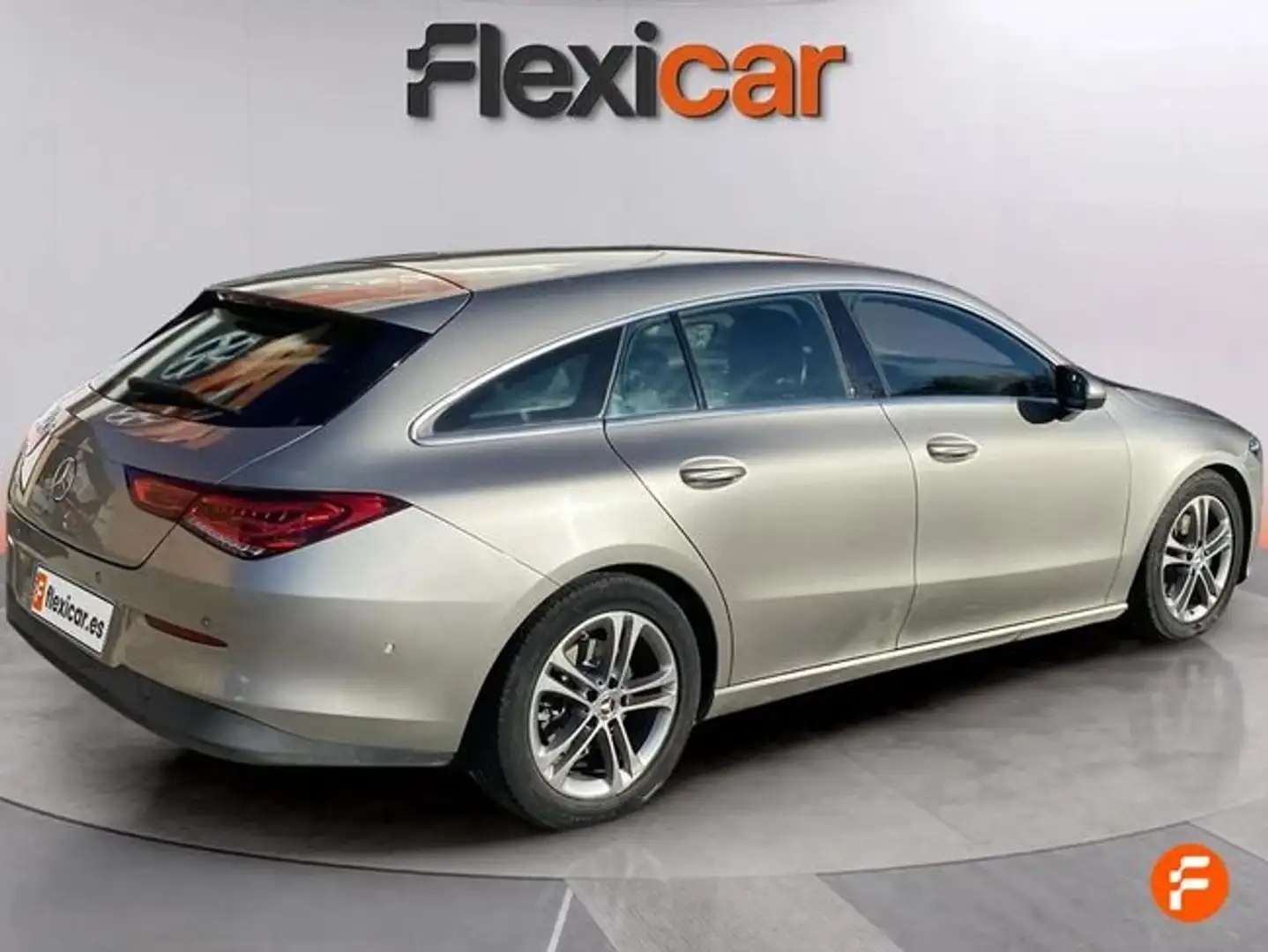 Mercedes-Benz CLA 200 Shooting Brake 200d 4Matic 8G-DCT Marrón - 2