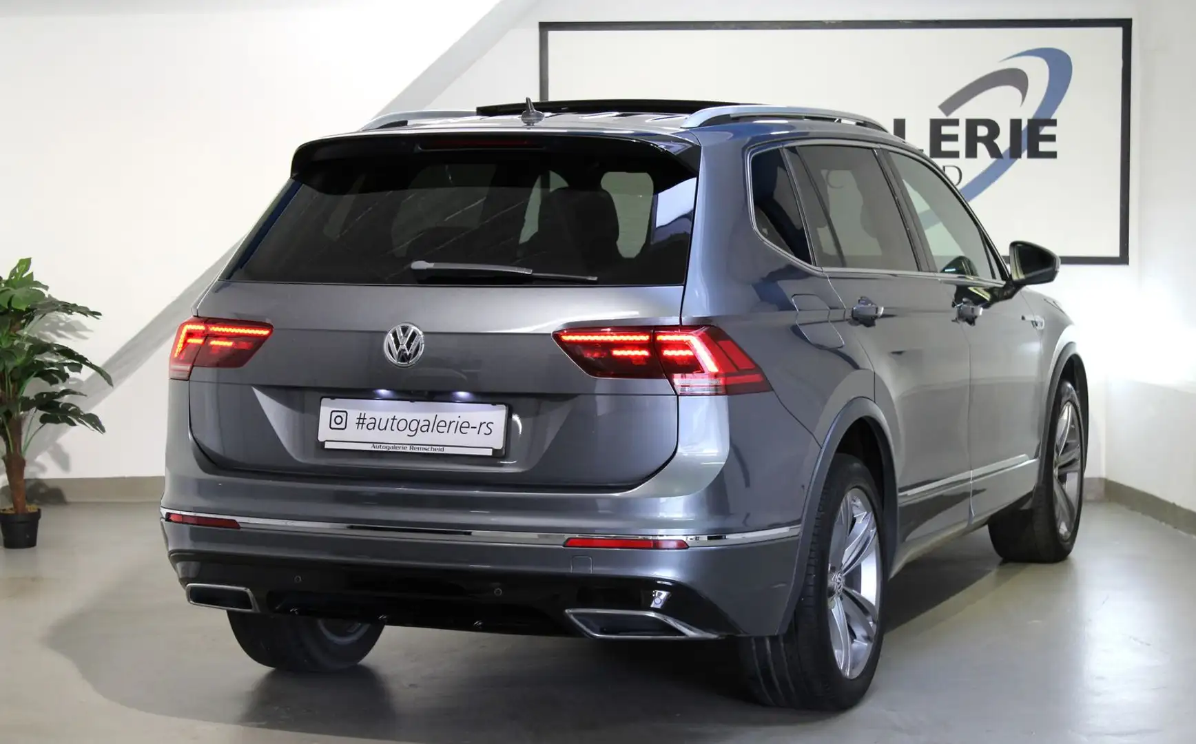 Volkswagen Tiguan Allspace 4M *R LINE*PANO*STHZ*LEDER*AHK* Grau - 2
